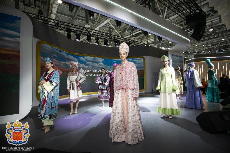 На международной выставке-форуме «Россия» показали настоящий Оренбургский пуховый платок